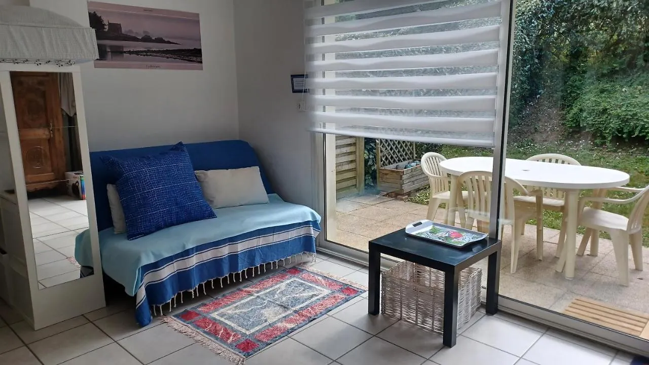 Apartment Studio Terrasse Jardin Vannes, Proximite Port Et Centre Historique, Parking Prive