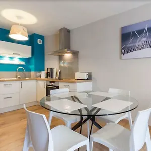 Charmant T2 Port De Appartement
